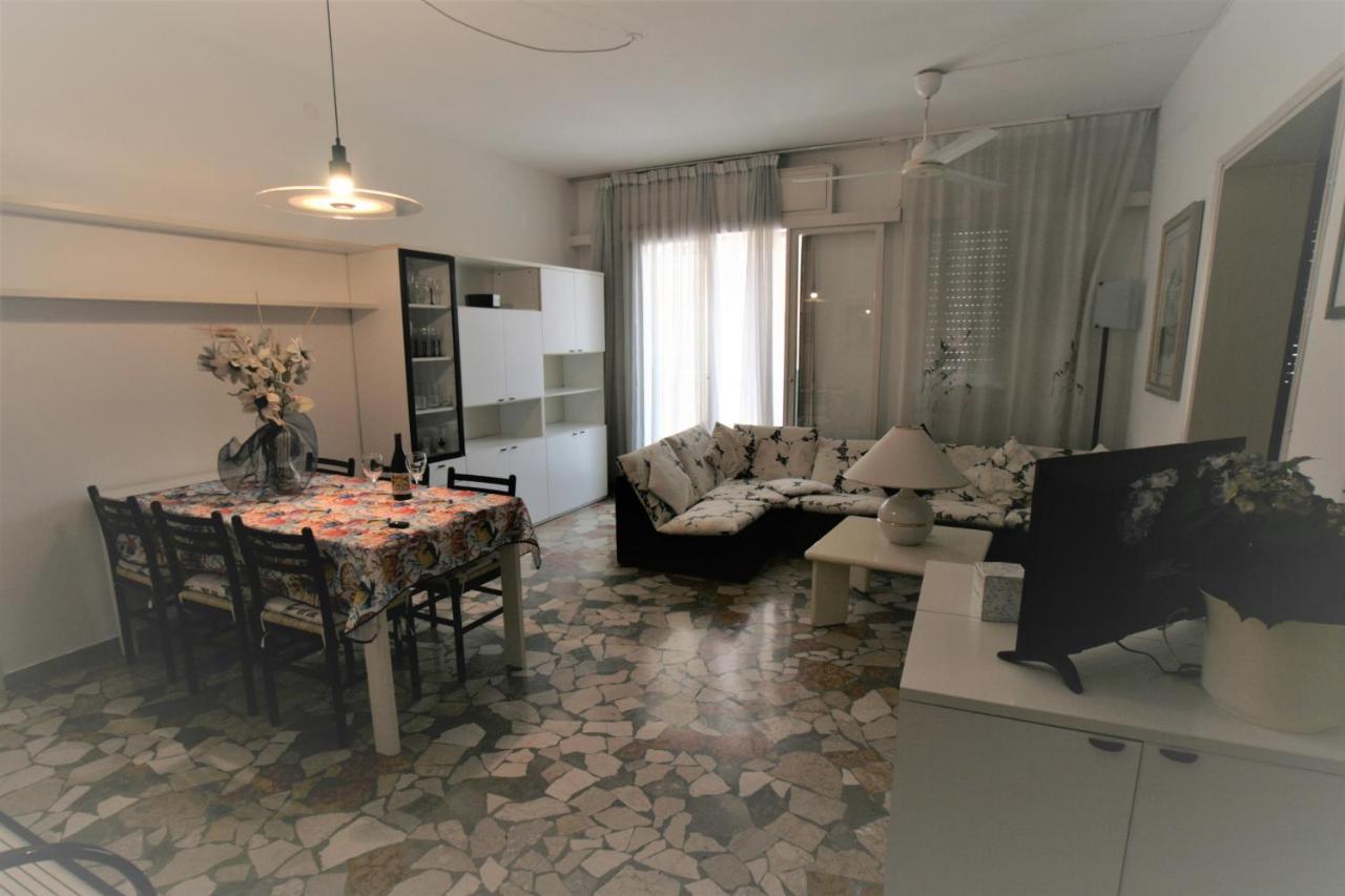 Apartamento Flavia Lido di Jesolo Exterior foto